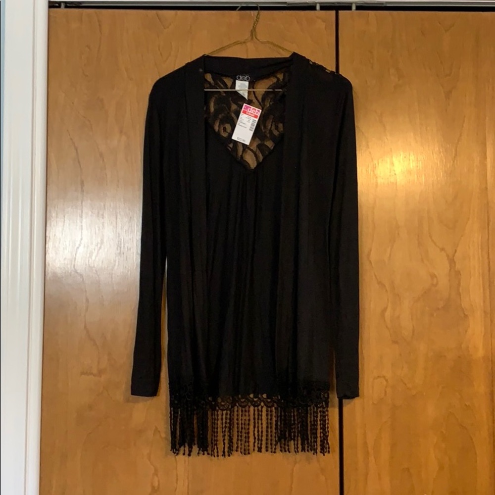 women’s black shawl